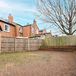 Apartment Cozy, Chic, And Convenient, 10 Mins To Centre, Birmingham