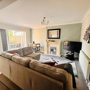 Apartment Blissful With 2 Bedrooms, Birmingham